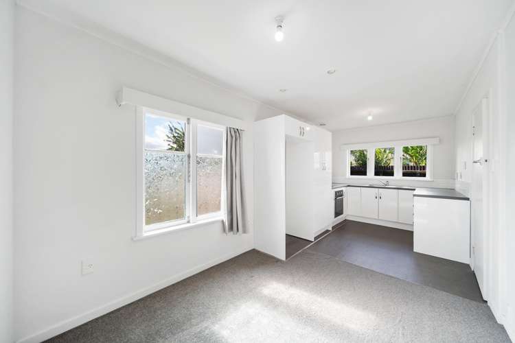 2/8 Fisher Crescent_3