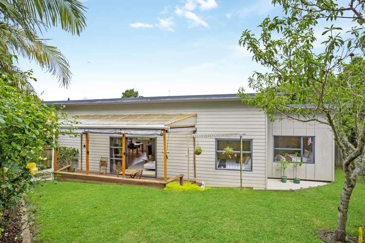 49a Flaxdale Street Birkdale_13