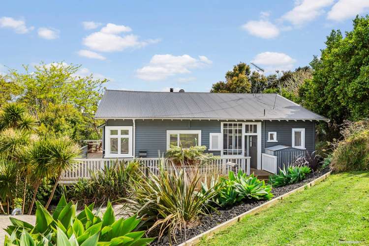 19 Attwood Road Paremoremo_16