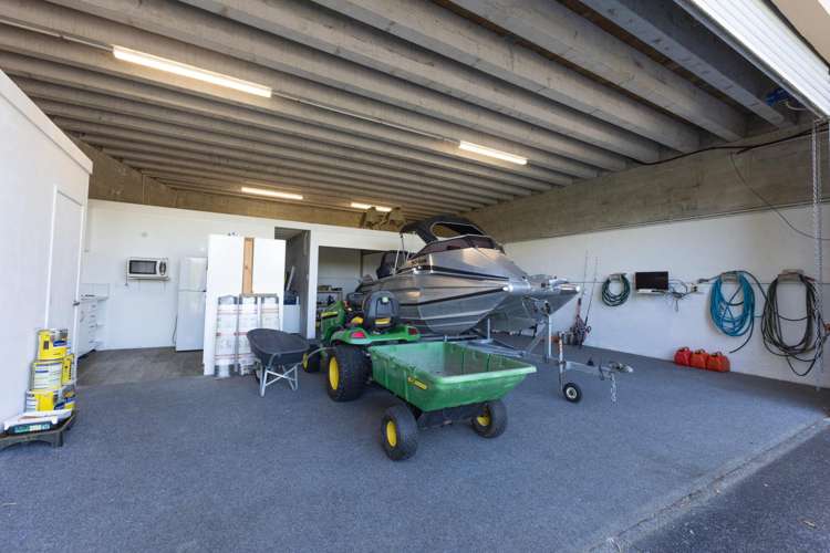 47 and 49 Russell Heights Russell_15