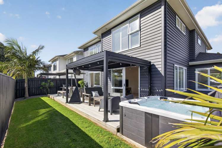 8C Jern Place Eastern Beach_36