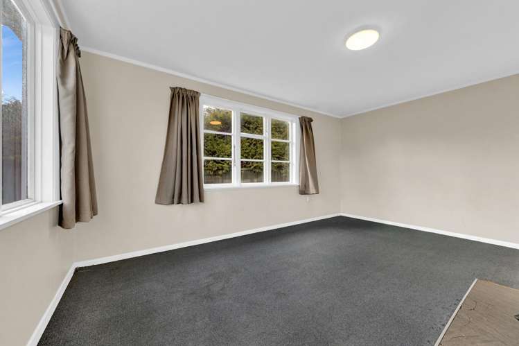 42 Pitcairn Crescent Bryndwr_13