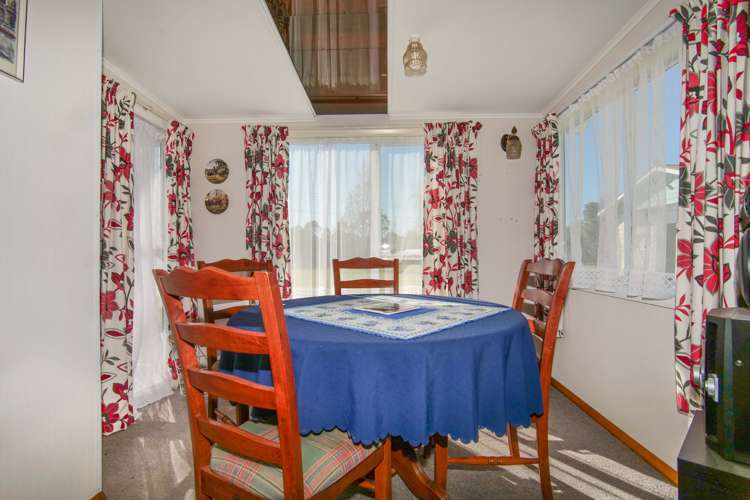 2 Mcgill Street Waimangaroa_5