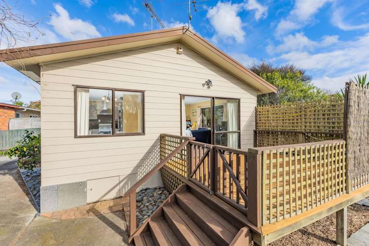 2/12 Eskdale Road Birkdale_2