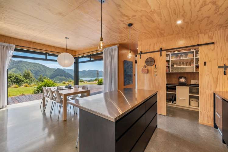 1424 Queen Charlotte Drive Marlborough Sounds_17