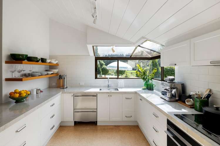 261 Sainsbury Road Puketaha_3