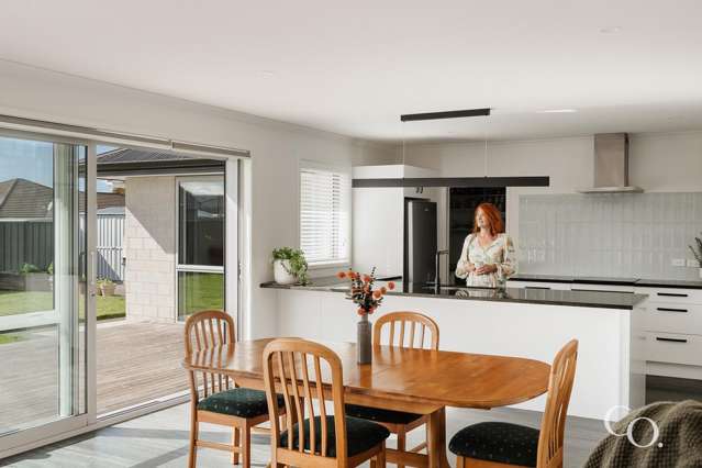 36 Arbuckle Road Frimley_1