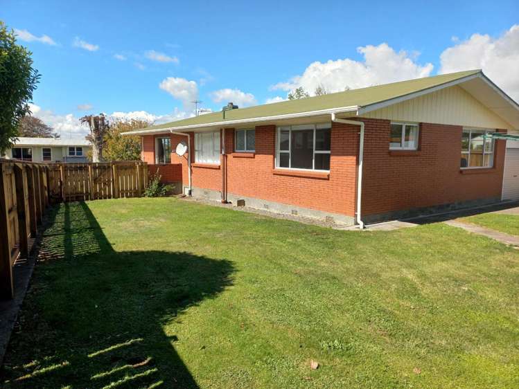 11 Fairbank Avenue Stratford_18