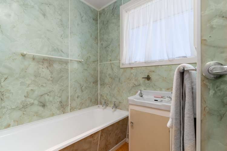 6 Charles Upham Avenue Hillmorton_10