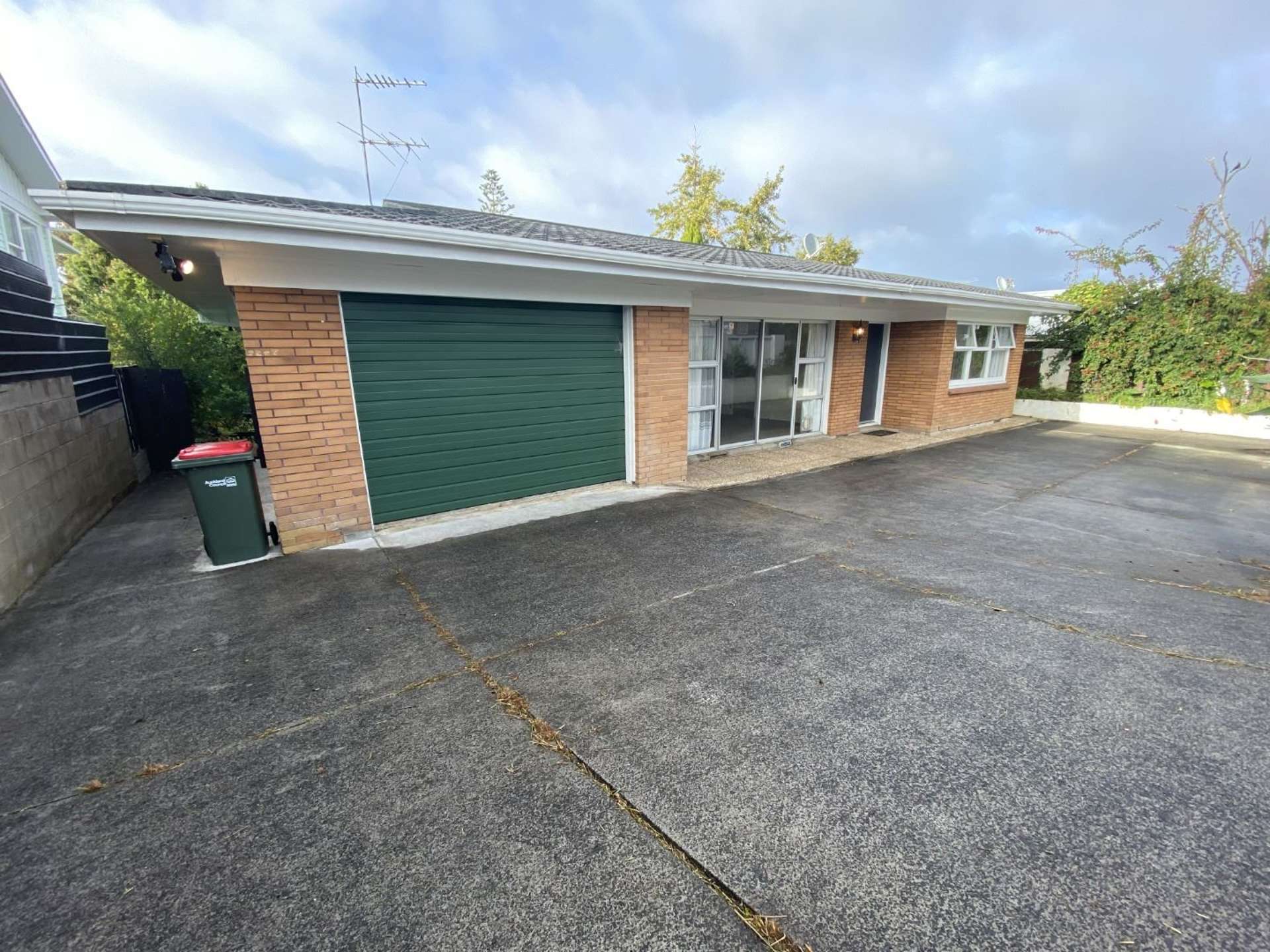 137 Hutchinsons Road Bucklands Beach_0