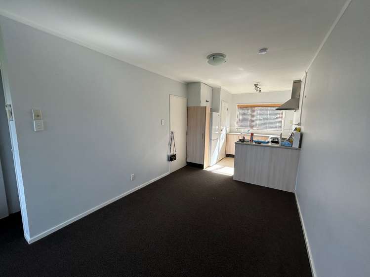 2/29 Winston Street Crofton Downs_2