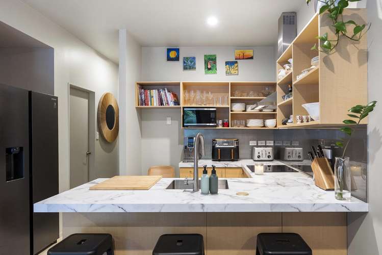 8/11 The Avenue Albany_10