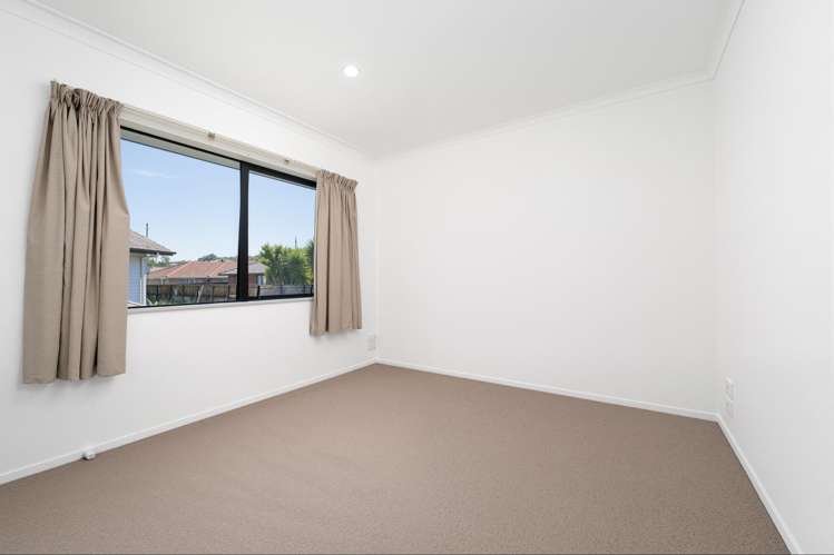 16 Pyramid Place Glen Eden_17