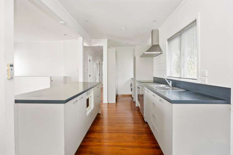 17 Vandeleur Avenue Birkdale_5