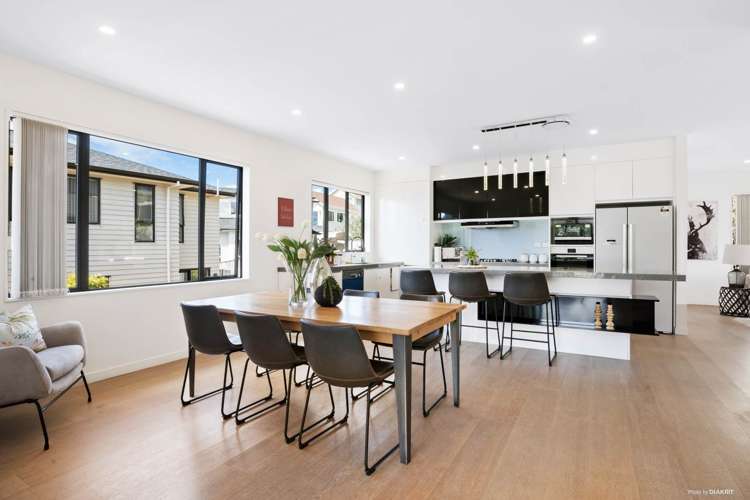 61 Golden Morning Drive Albany Heights_5