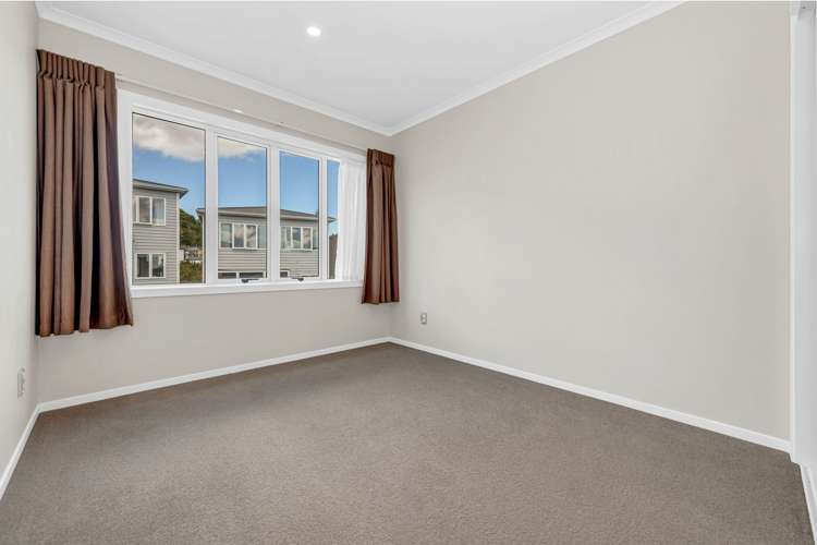 6 Panakenake Way Flat Bush_14