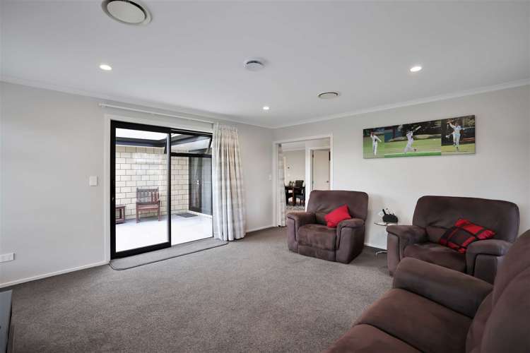 2 Douglas Drive Allenton_11