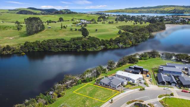 Waterfront Raglan