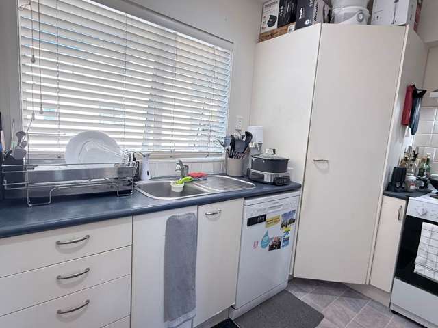 8/5 Kilham Avenue Northcote_4