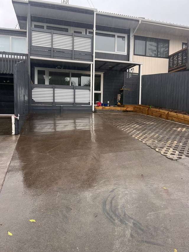 Fully renovated almost brand-newtwo bedroom unit