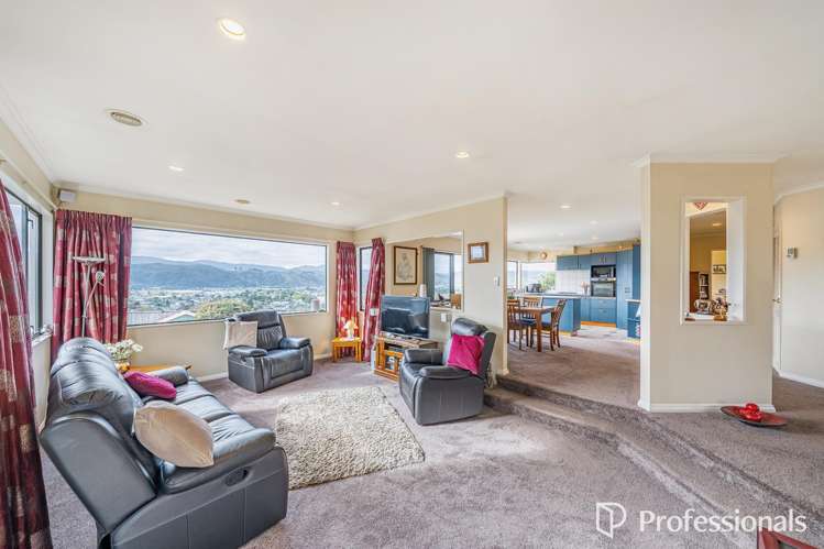 13 Birkinshaw Grove_1