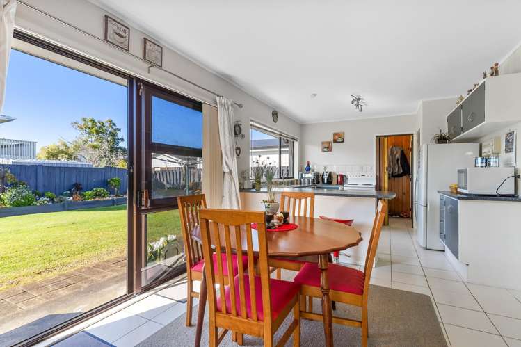 6 Booker Place Manurewa_5