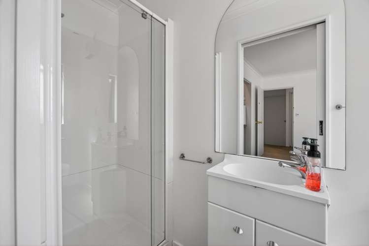 17 Ashdonleigh Grove Stoke_24