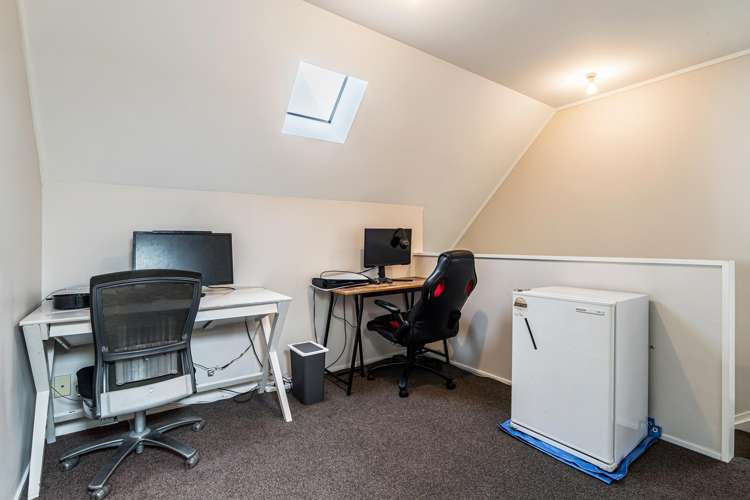 27 Brookvale Park Stanmore Bay_13