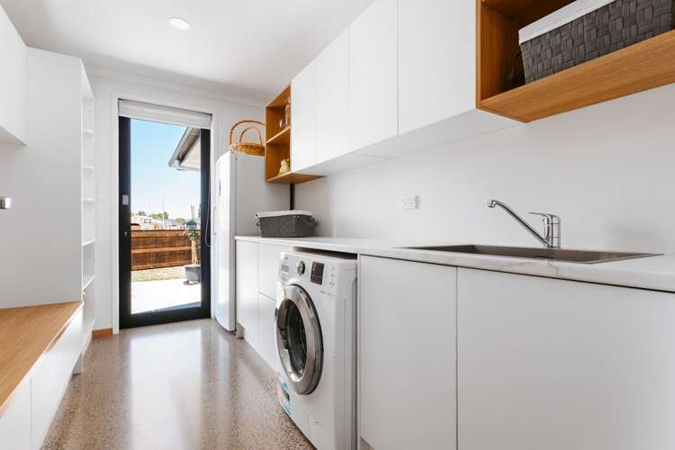 2 Kotare Drive Coastlands_14