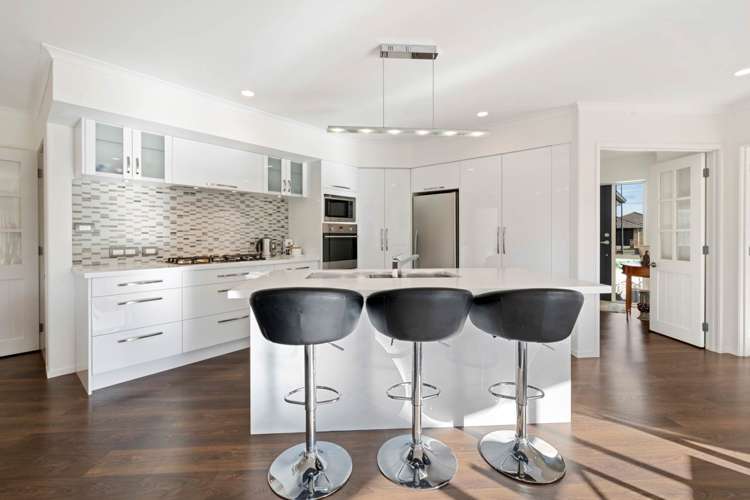 15 Tongeren Square Karaka_7