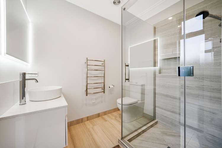 2 Kira Road Flat Bush_11