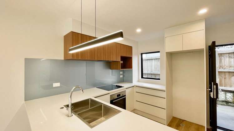 3/9 Flanshaw Road Te Atatu South_1