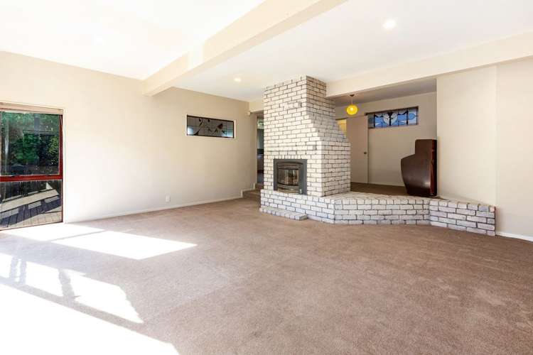 16 James Cook Drive Whitby_12
