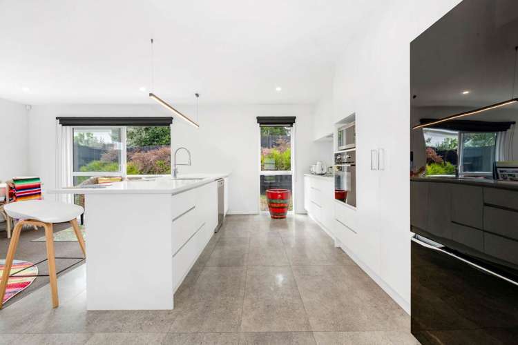 8 Seventh View Avenue_4