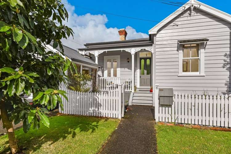 6 Kapai Road Devonport_18