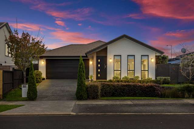Modern Family Living in the Heart of Kumeu