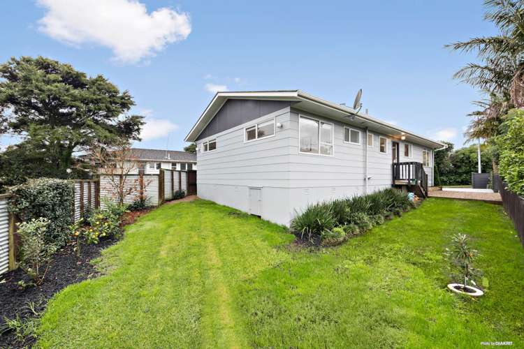 17 Taioma Crescent Te Atatu Peninsula_15