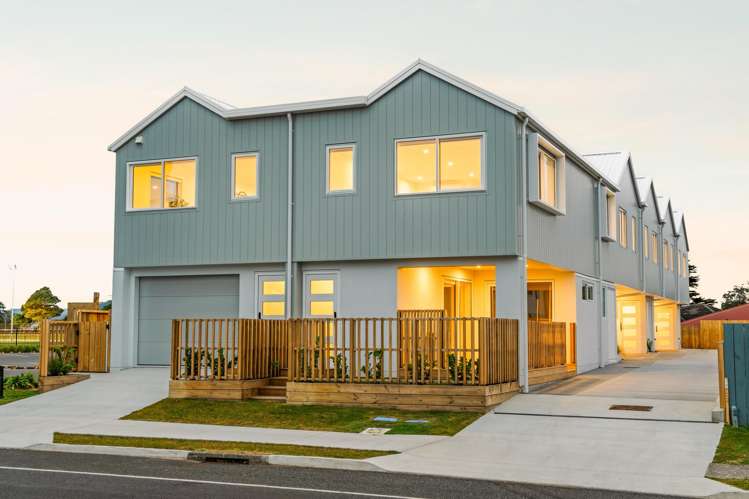 1 & 2/118 Links Avenue Mount Maunganui_0