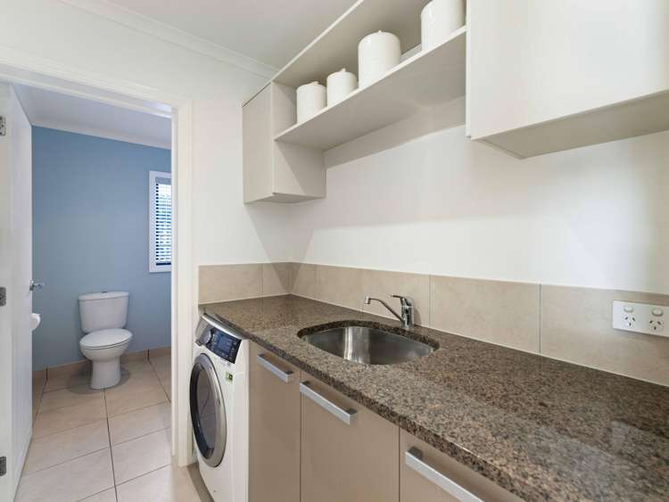 25 Bridgefield Crescent Flat Bush_16