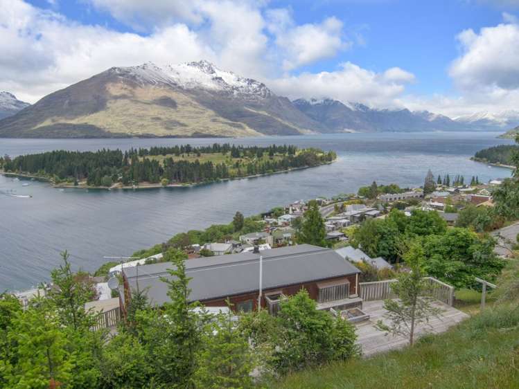 8 Longwood Place Queenstown_19