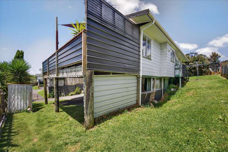 2/32A Helena Street Massey_9