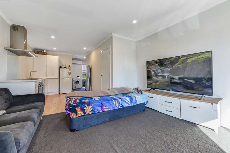 2/1 Vialou Street Hamilton Central_6