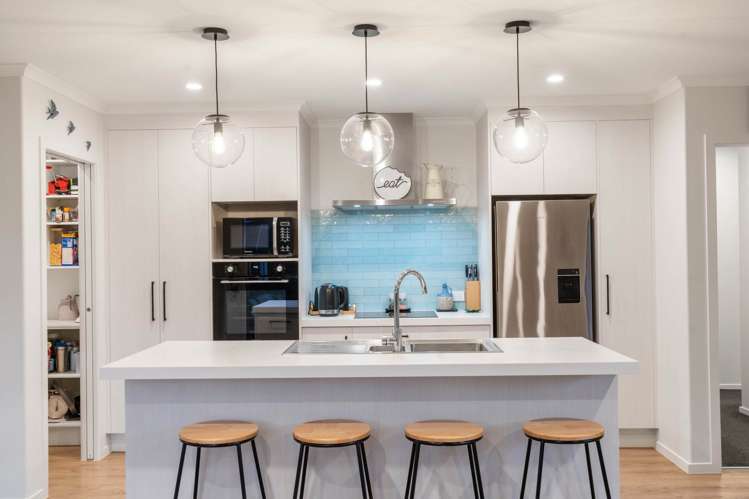 180 Adler Drive_3