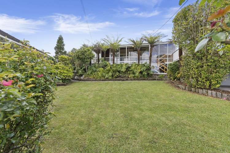 29 Highland Avenue Titirangi_2