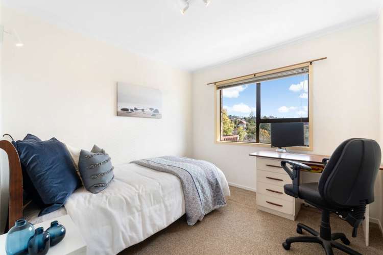 2/61 Oaktree Avenue Browns Bay_14