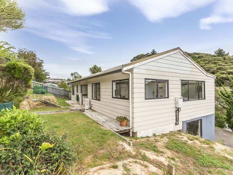 72 Omapere Street Whitby_17