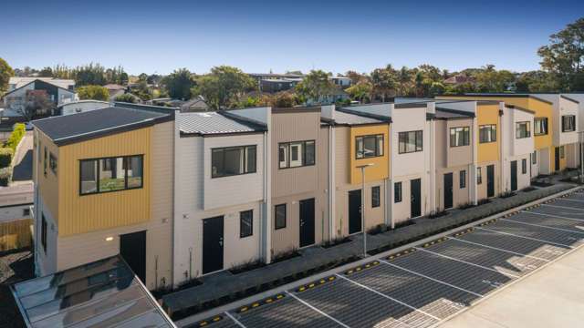 Entry Level Bargain On Glendowie Border!