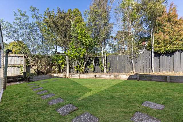 8a Coey Place Glen Eden_3