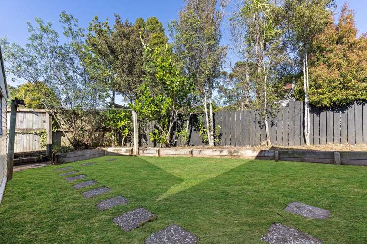 8a Coey Place Glen Eden_3