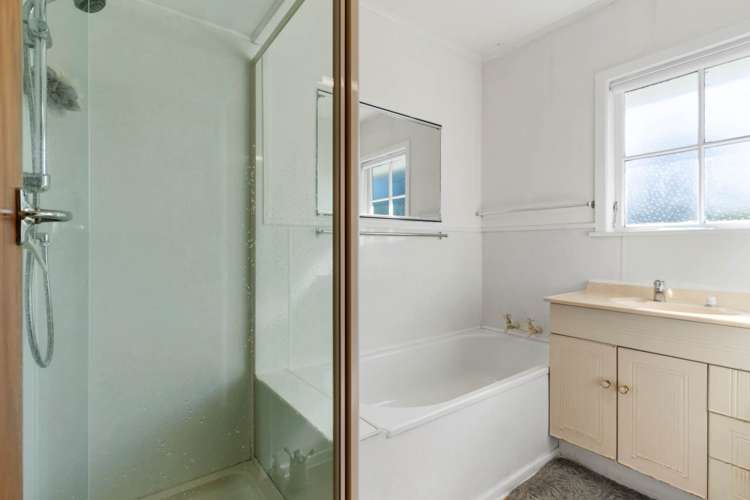 9 Riverpark Crescent Henderson_13